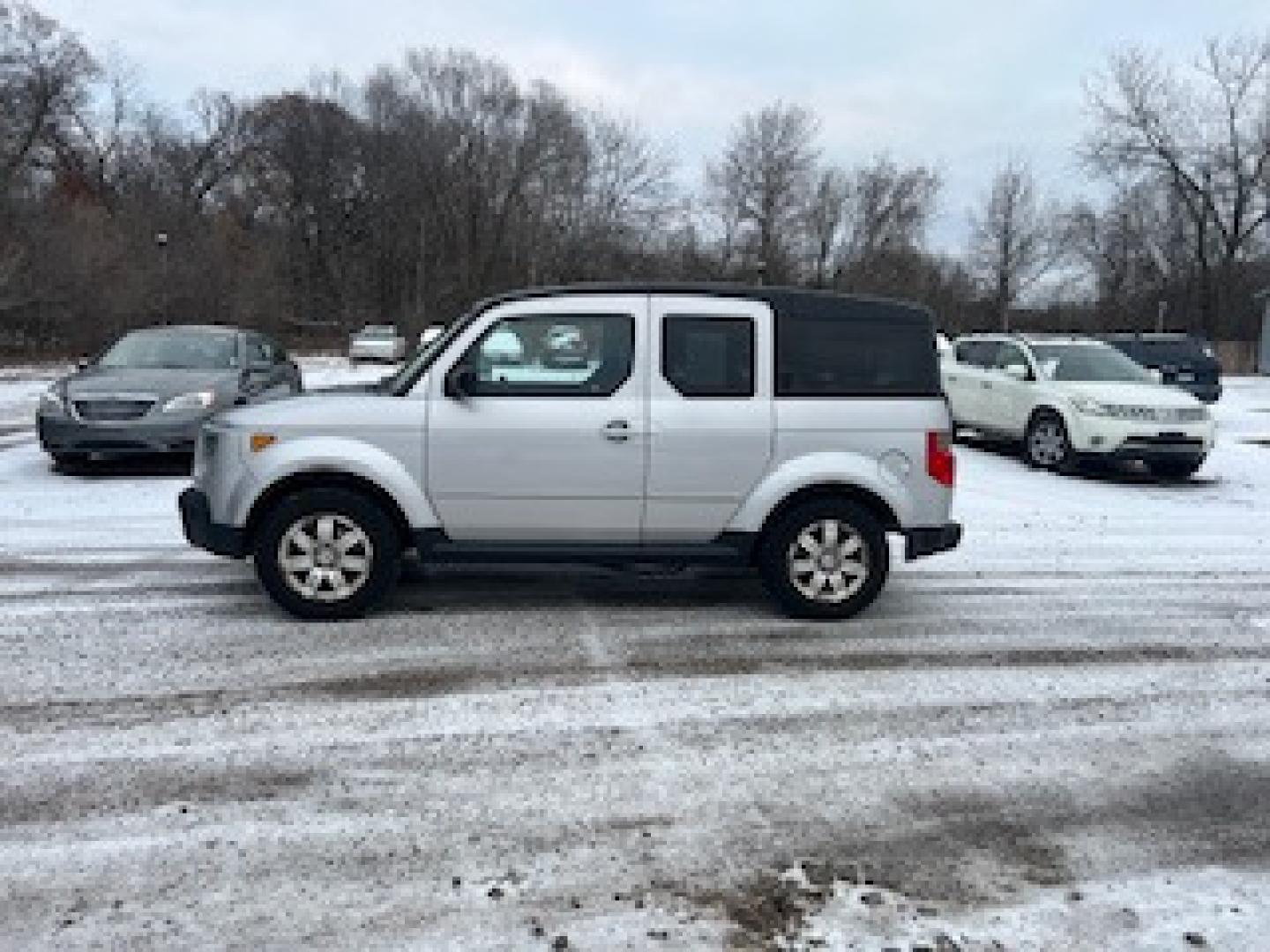 2008 Honda Element EX 2WD AT (5J6YH18798L) with an 2.4L L4 DOHC 16V engine, 5-Speed Automatic Overdrive transmission, located at 17255 hwy 65 NE, Ham Lake, MN, 55304, 0.000000, 0.000000 - Photo#1